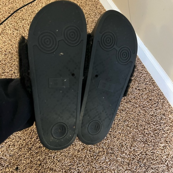 Steve Madden Women's Black Fuzzy Slides Size US 9 - Picture 3 of 4